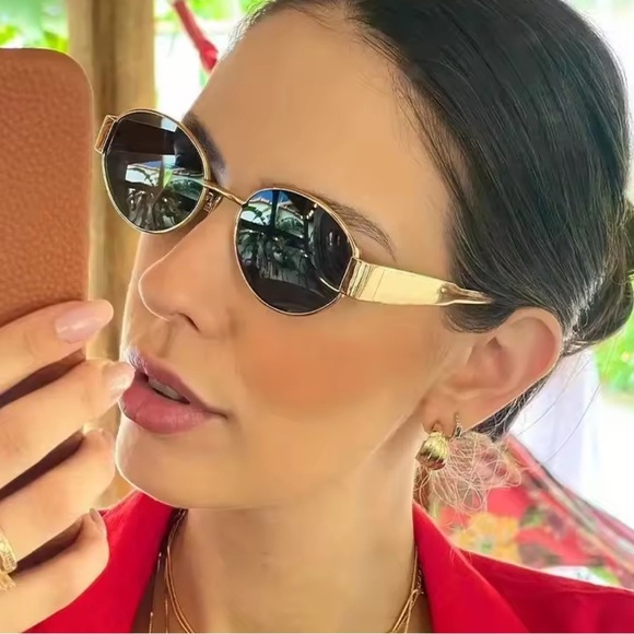 Retro Trendy Famous Black Gold Sunglasses - Picture 1 of 16